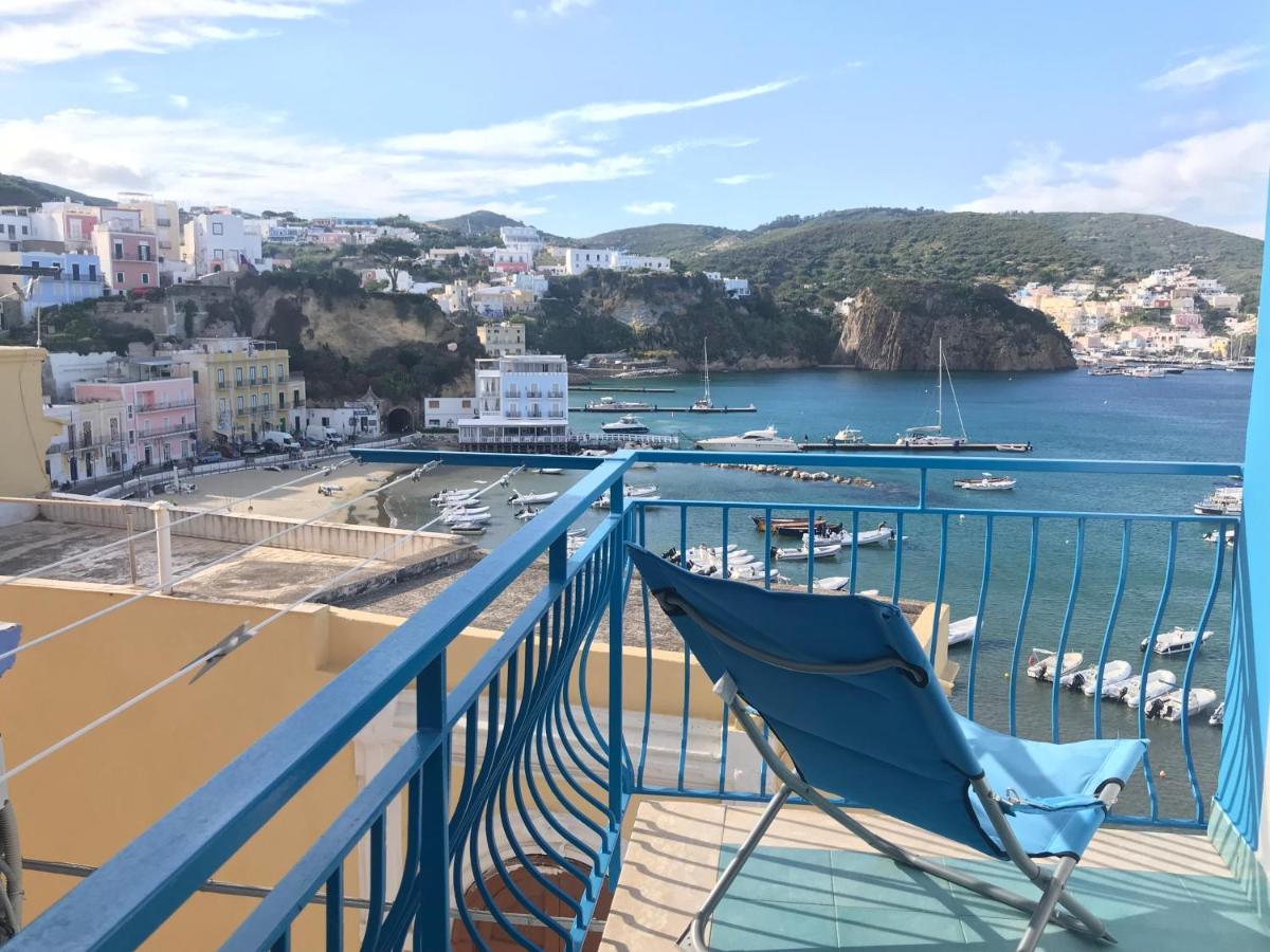 Scala Blu - Immobilevante Ponza Luaran gambar